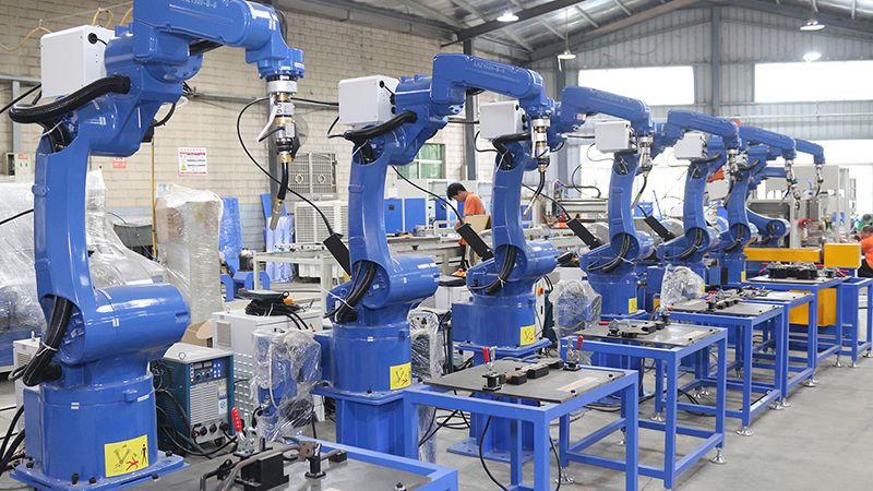 Commissioning zone for welding robots
