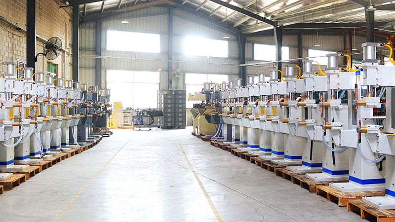 Warehouse for spot welding machines